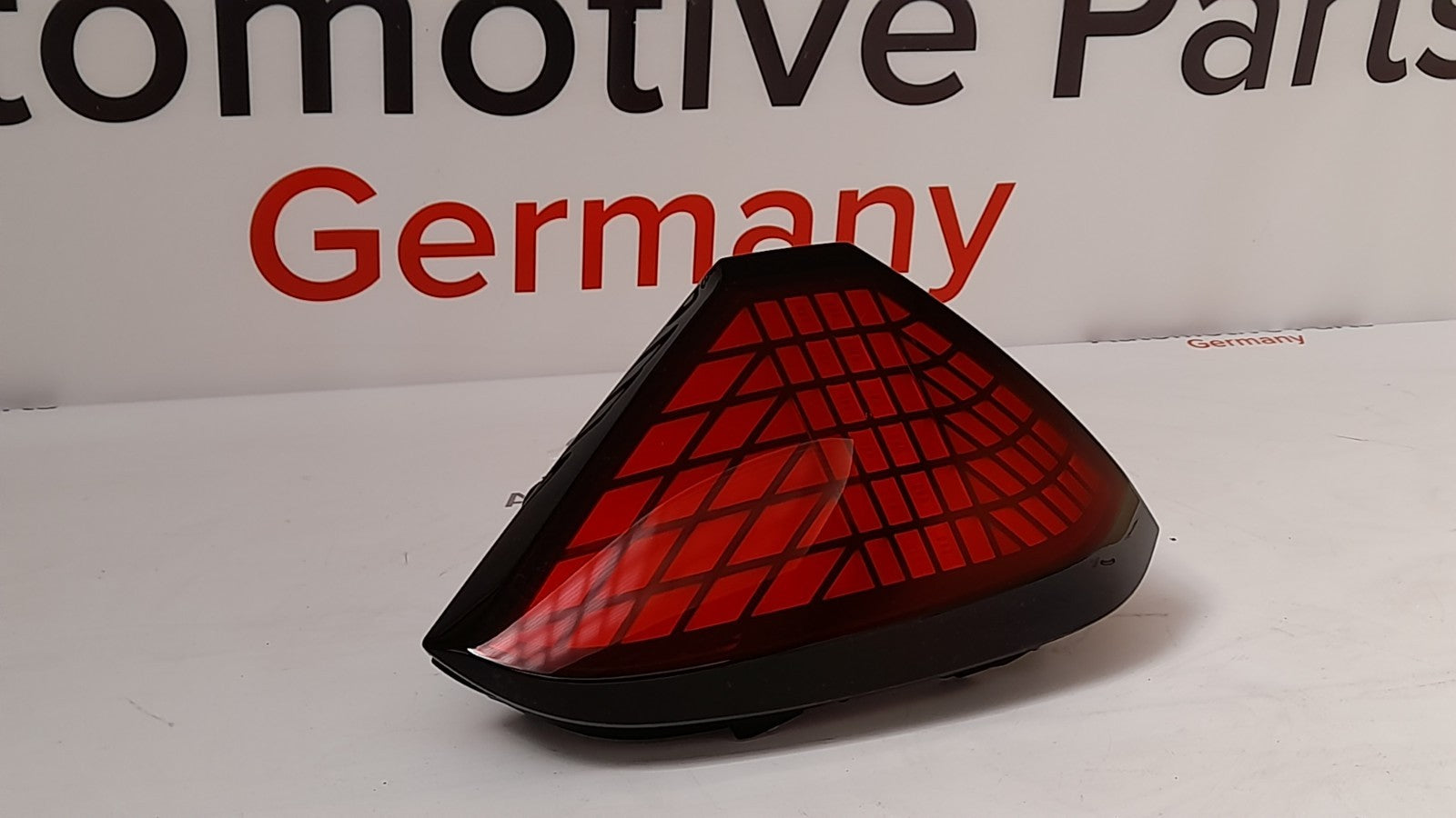 MINI F65 Heckleuchte LED  rechts / rear light LED 63215A1DBA6 6606830012