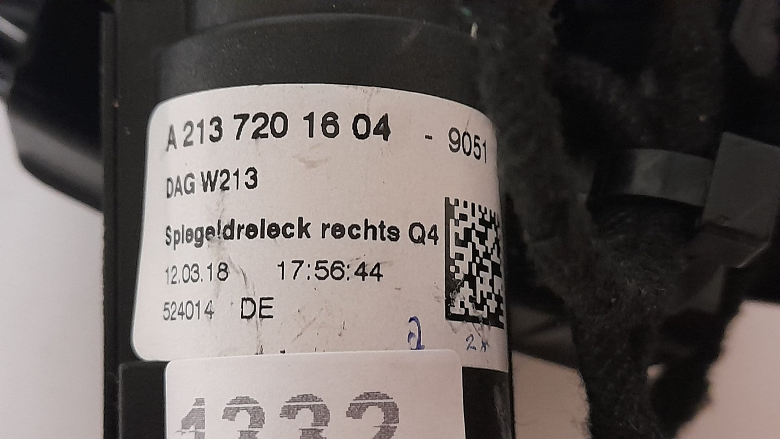 Mercedes E-Klasse W213 Burmester Spiegeldreieck Lautsprecher rechts A2137201604