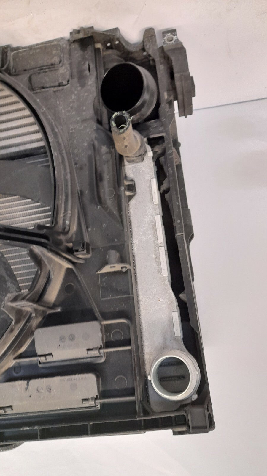 BMW 5er F11 LCI Kühlerpaket Condensator Luftführung mit Klappensteuerung 8049681 [970]