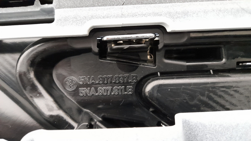 Original VW Tiguan AX1 R-Line Facelift Stoßstange Stoßfänger hinten PureWhiteC9A