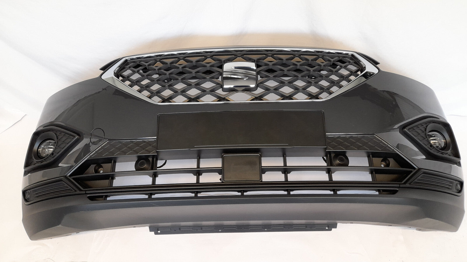 Original Frontstoßstange Stoßstange Vorne SEAT TARRACO I7F URANOGREY