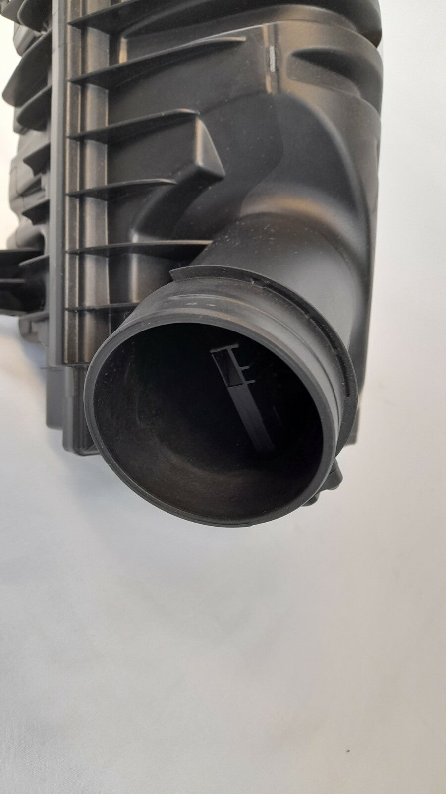 BMW 2er F46 Gran Tourer  Ansauggeräuschdämpfer Luftmassenmesser 7609482 Air Box