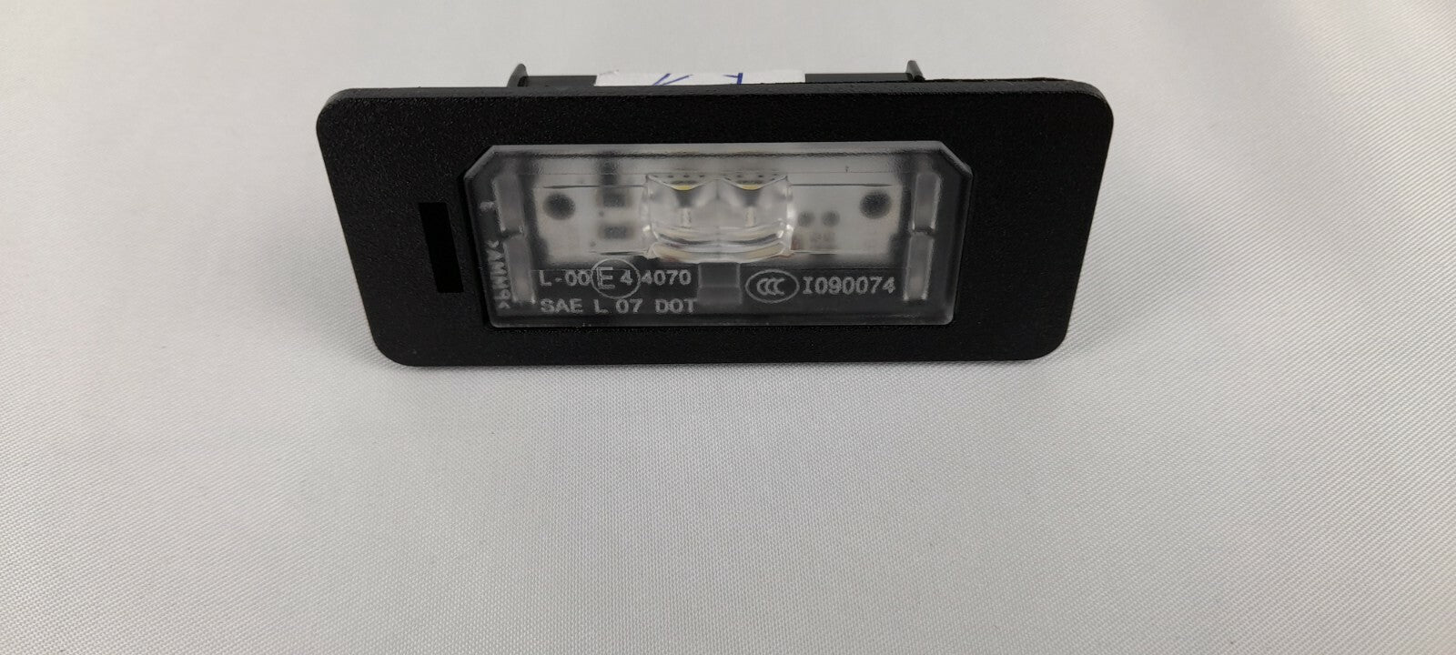 Original BMW X3 2.0i F25 7193293 LED Kennzeichenbeleuchtung Kennzeichenleuchte [4.99]