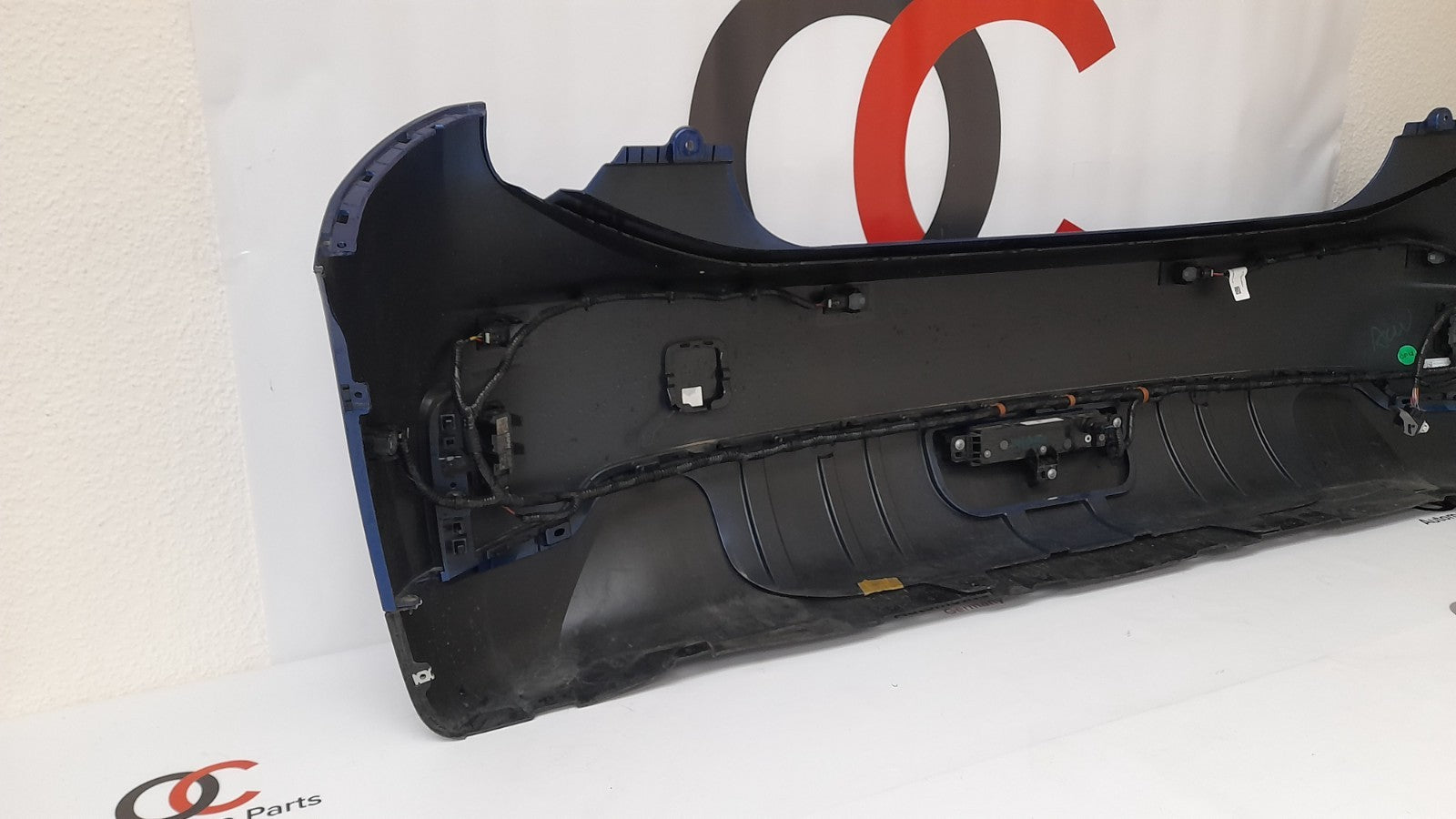 Original Mini J01 Cooper SE hinten Stoßstange bumper Blazing blue PDC KAMERA