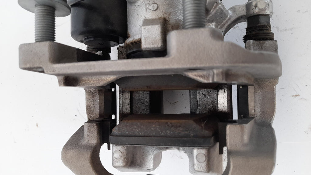 Original BMW G20 G21 G22 G29 Bremssattelgehäuse Träger hinten rechts 8836845