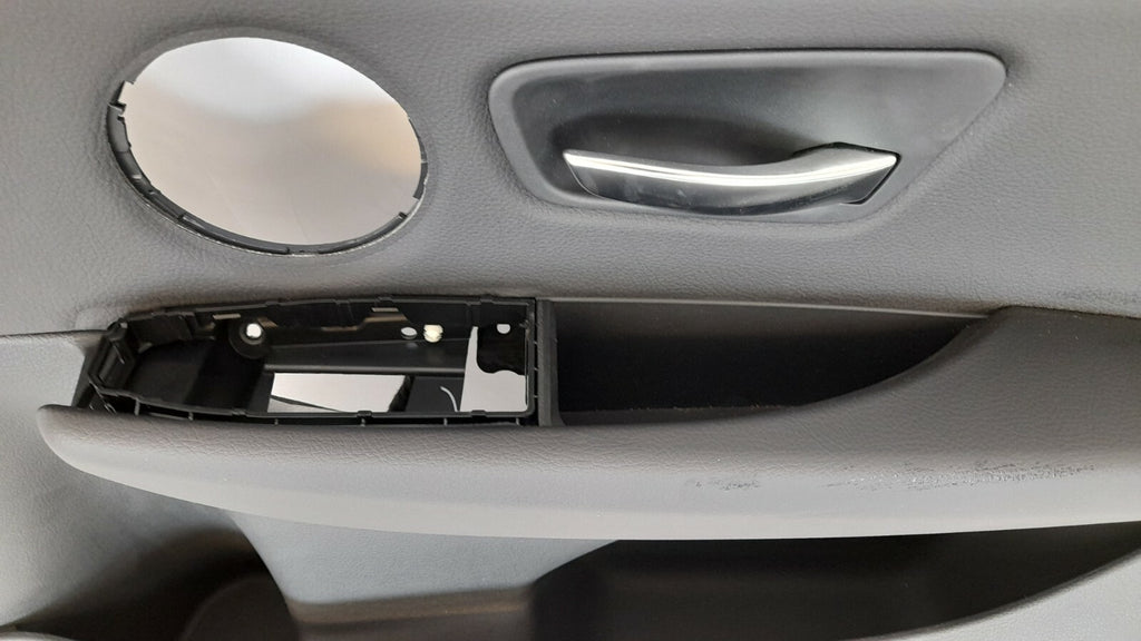 BMW 218i F46 Türverkleidung hinten rechts Türöffner innen hinten sensatec black
