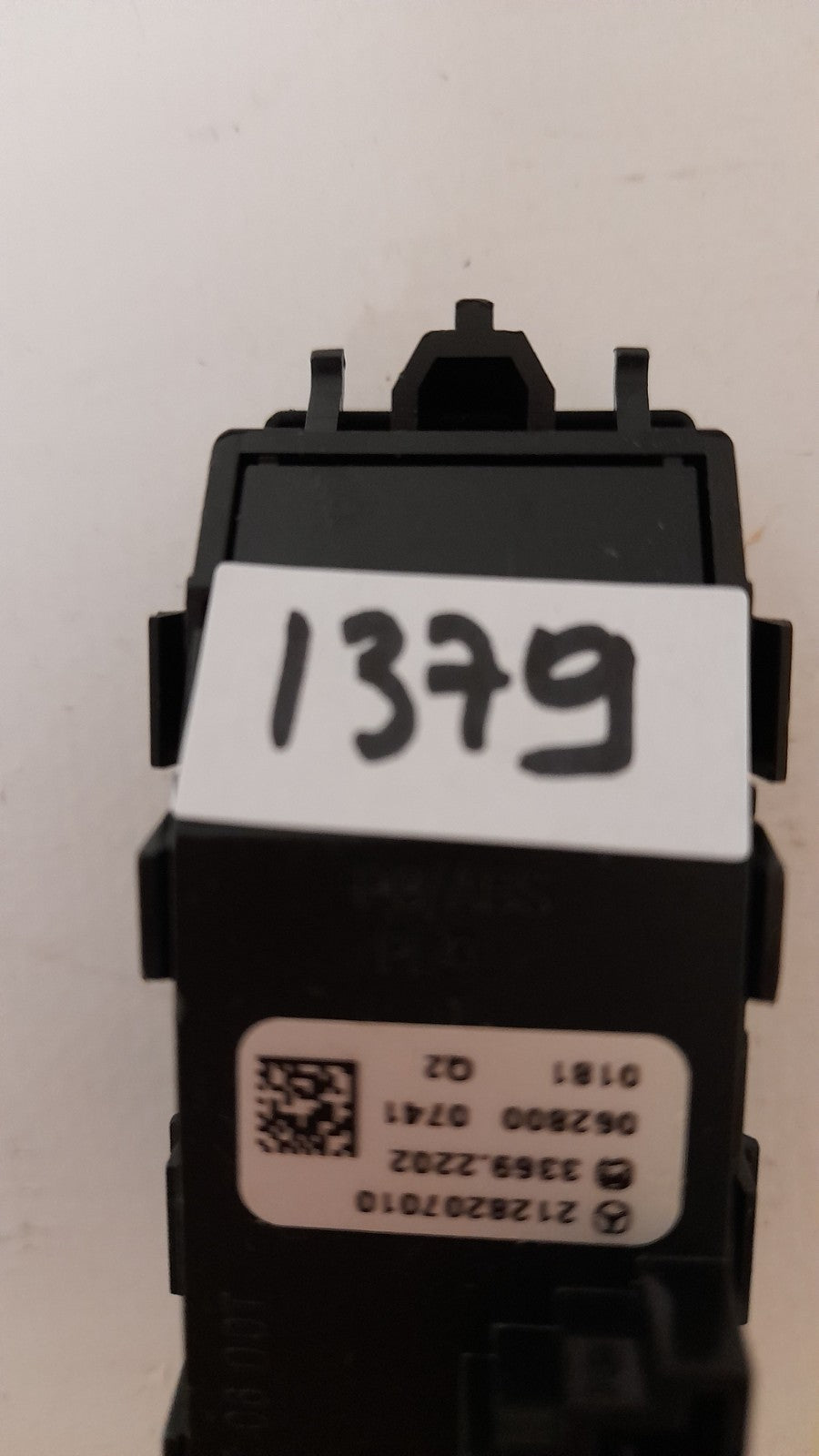 Original Mercedes Benz Original W207/W212 Schalter Warnblinkanlage A2128207010 [15]