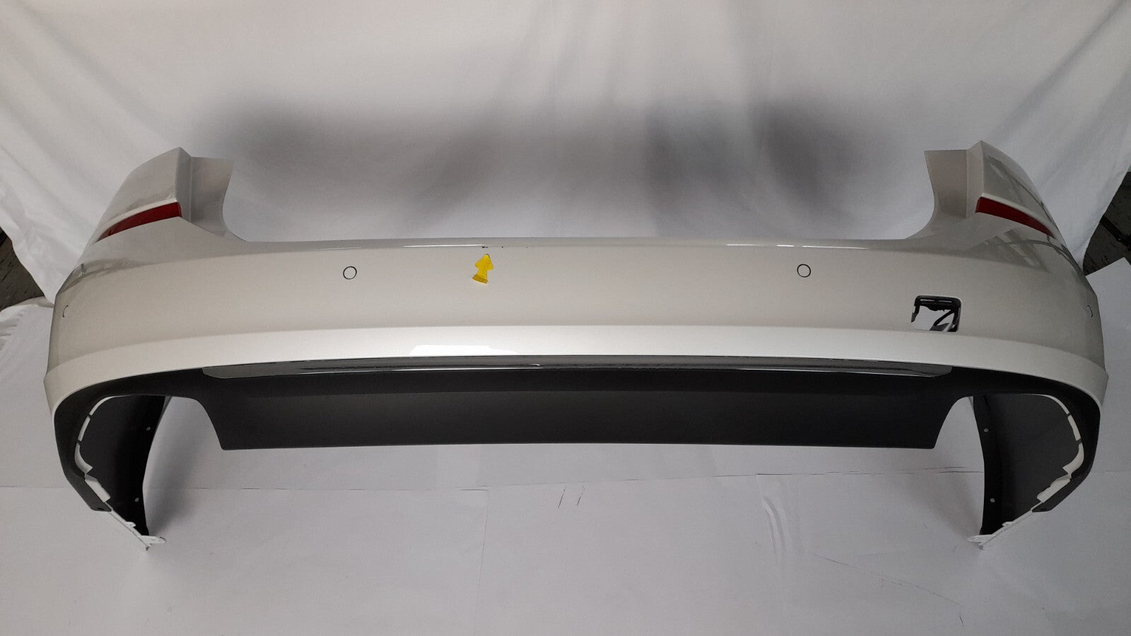 BMW 6er G32 LCI stossfänger hinten Weiss Mineralweiss bumper PDC