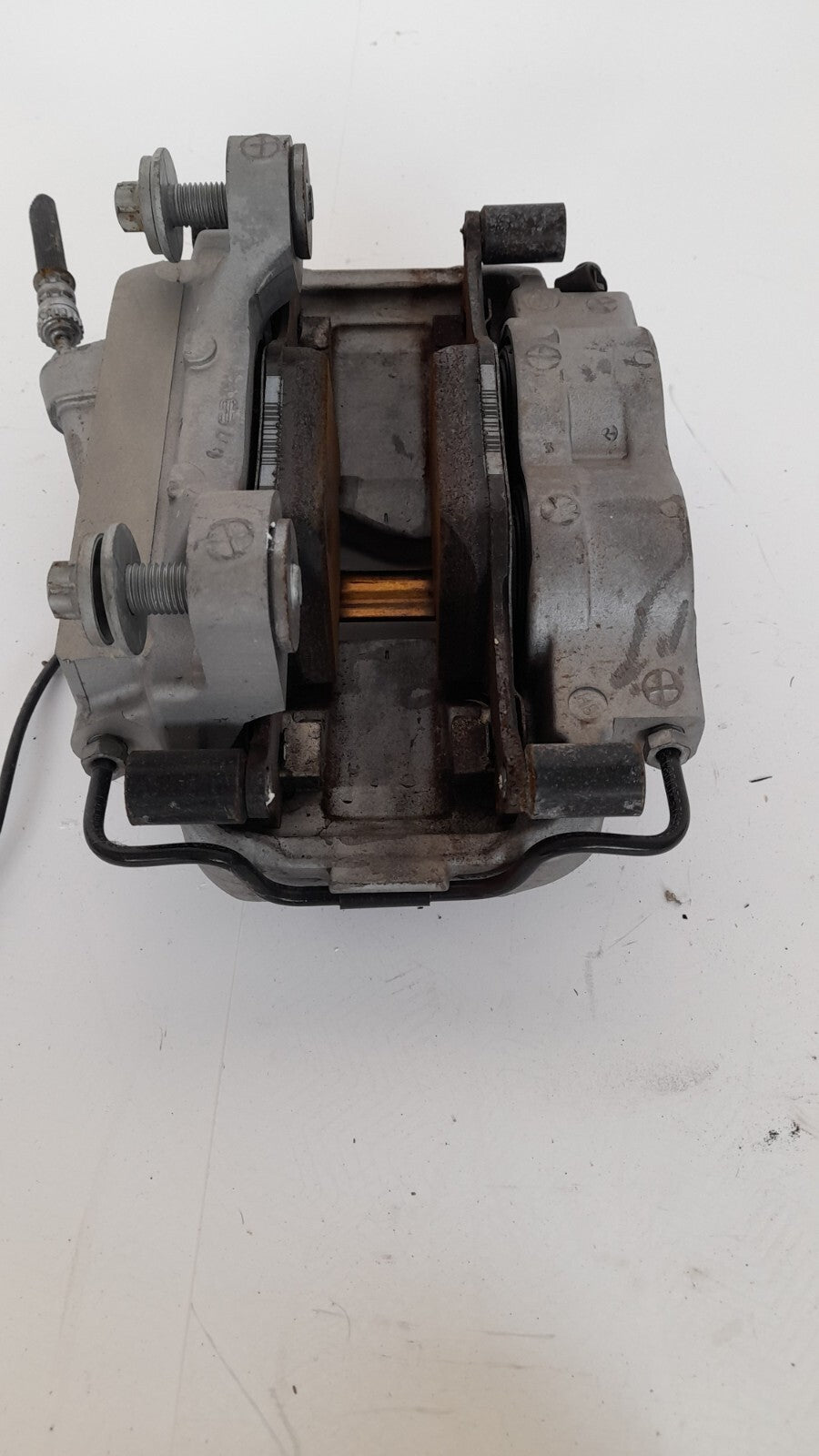 Original BMW G20 G30 G31 G32 G11 G01 G02 Bremssattelgehäuse vorne links 6883483