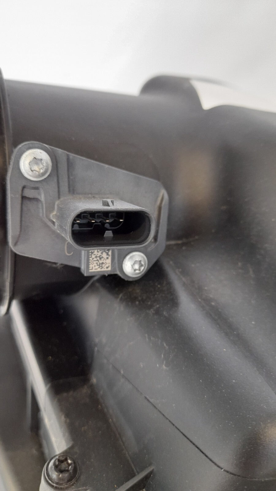 BMW 5er G30 G31 Ansauggeräuschdämpfer Luftfilterkasten luftmassenmesser