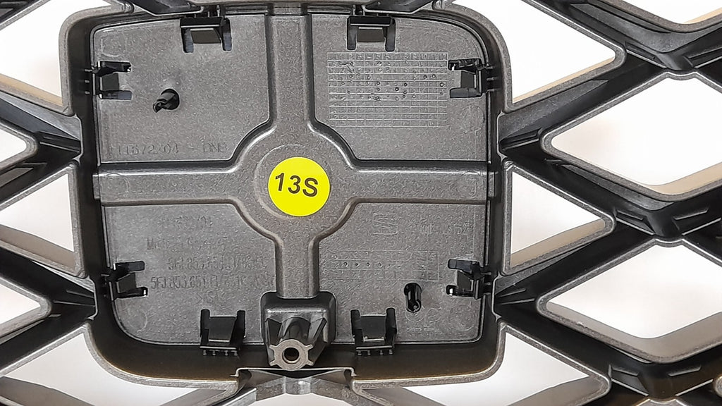 Original Frontstoßstange Stoßstange Vorne SEAT TARRACO LA7W REFLEX SILBER
