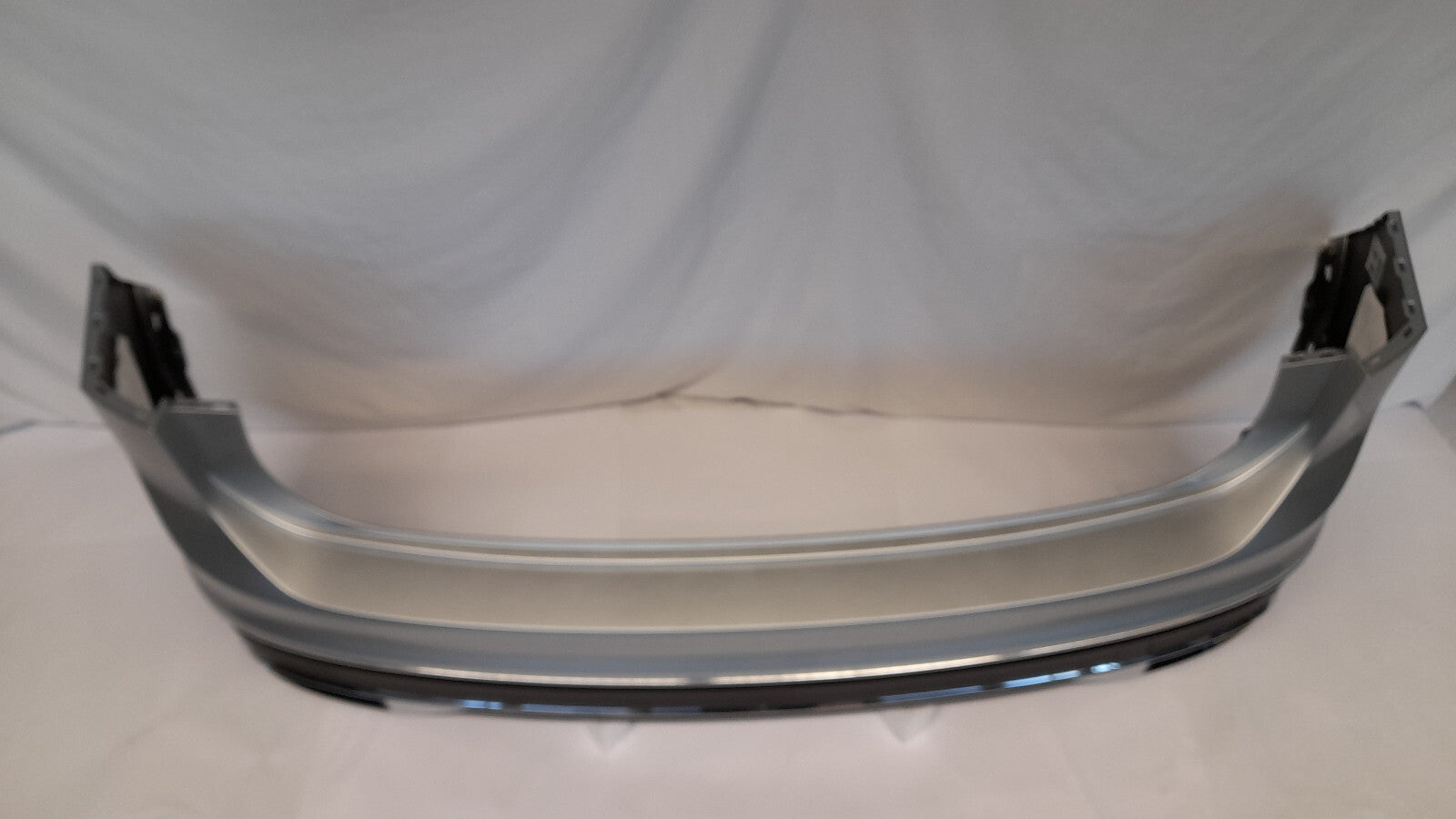 Original VW Tiguan AX1 Facelift Stoßstange Stoßfänger hinten Reflexsilber 6x PDC