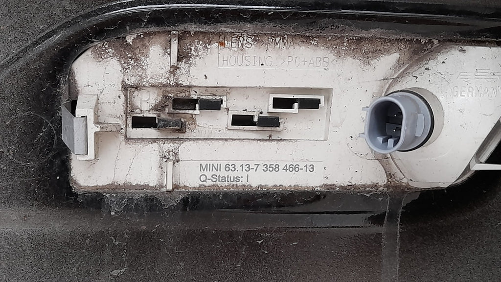 MINI Clubman (F54) Seitenwand vorne rechts 7438922 midnight-black metallic