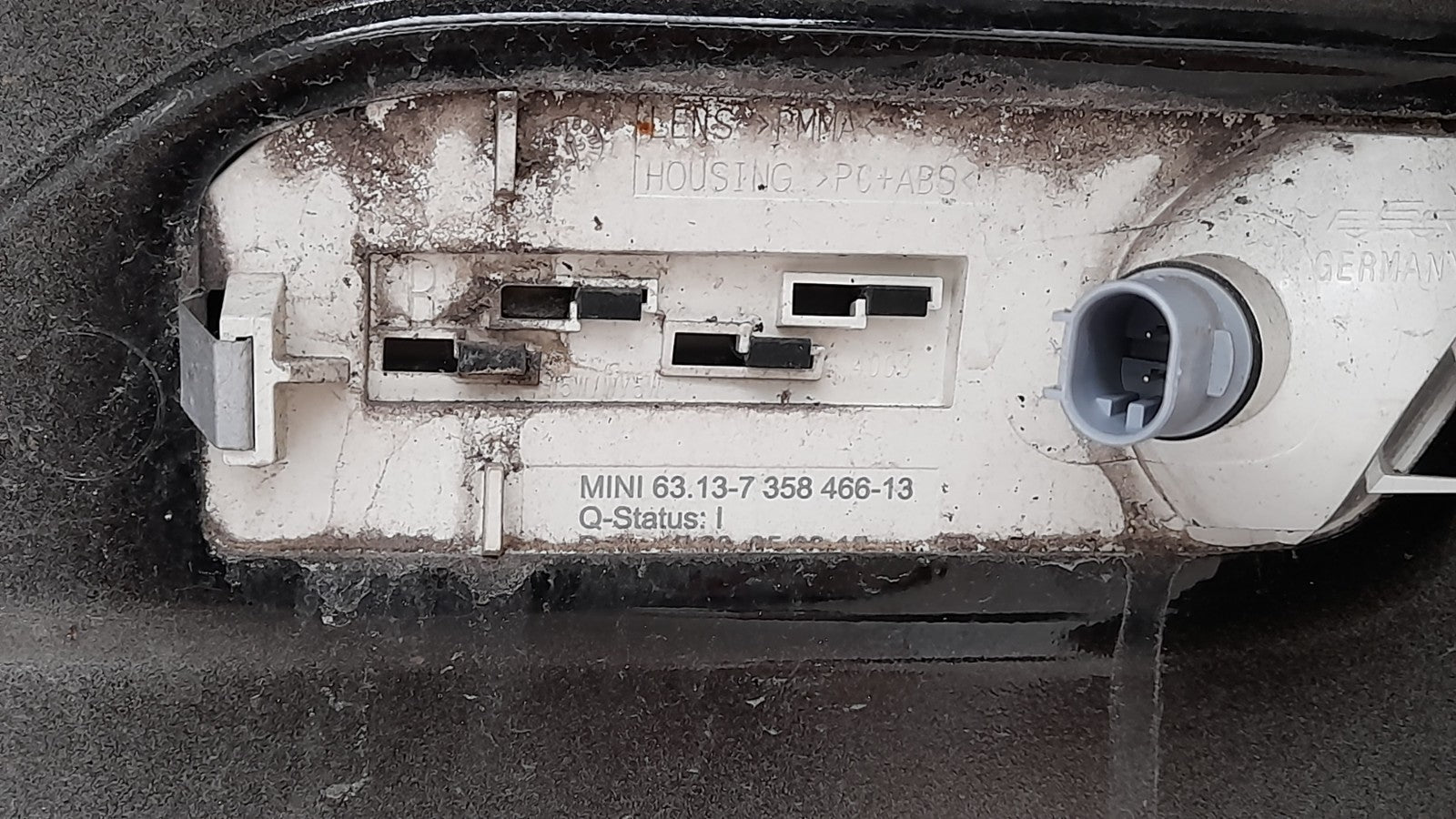 MINI Clubman (F54) Seitenwand vorne rechts 7438922 midnight-black metallic